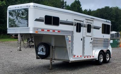 2028 4 Star Trailers 2 HORSE STRAIGHT LOAD